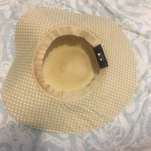 Cute Straw Hat - Picture 2 of 3